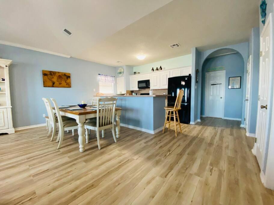 Beach House With Ocean View Surfside Beach Exteriör bild