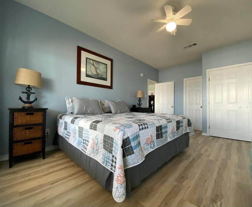 Beach House With Ocean View Surfside Beach Exteriör bild